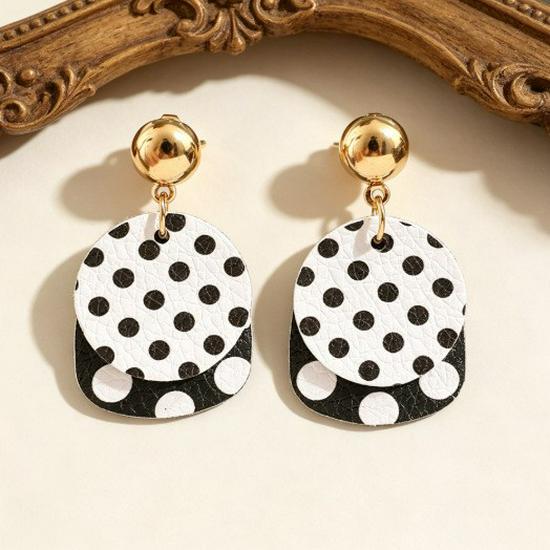 Orecchini Geometrici in Pelle a Pois Bianco e Nero Retrò: Design di Nicchia Unico