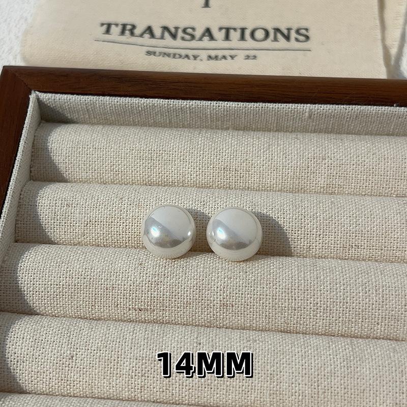 Wine red pearl mosquito coil disc ear clips, no ear piercings, painless earrings, simple and fashionable commuter temperament stud earrings