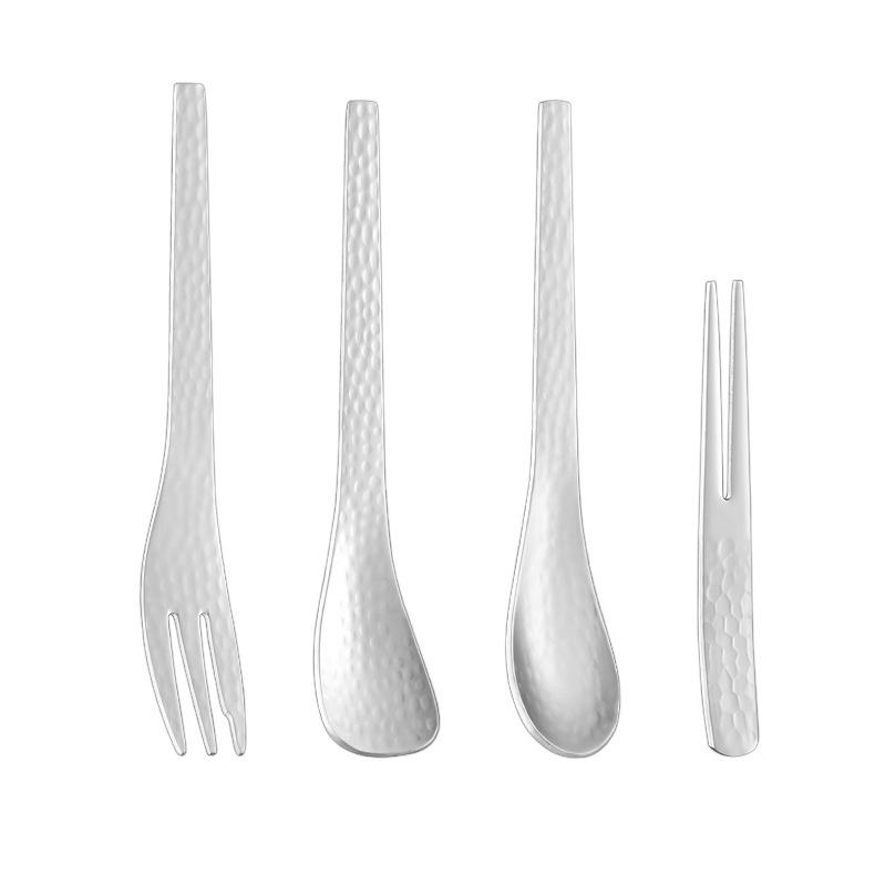 Mit Geschirr, Eiscremelöffel, Obstgabelchen, Edelstahl-Löffel und -Gabel, japanischer, hammergeschmiedeter Dessertlöffel