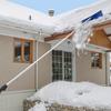 Snow Roof Rake, 60cm PP Plastic Blade, 1.18-5.55 m Adjustable Roof Snow Scraper with Wheels, Anti-Slip Handle Snows Removal Tool, Lightweight House