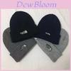 Gorro Confortável de Tricô Liso Para Homens e Mulheres Perfeito Para o Calor do Inverno