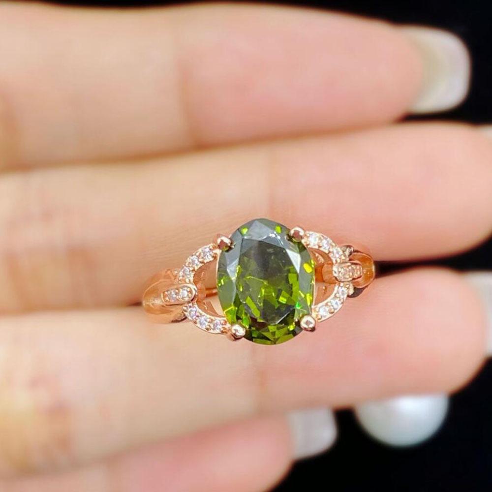 Vintage Oliv Smaragd Kristall Damen Modischer Handaccessoire Leichter Luxus Temperament Ring