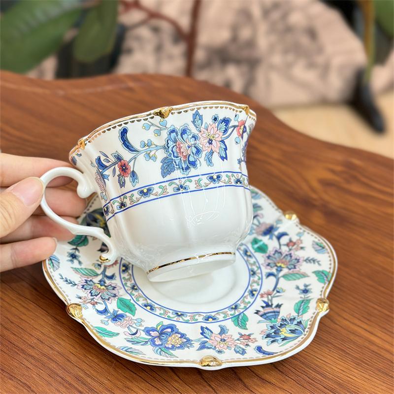 Juego de Taza y Platillo de Café de Porcelana de Hueso Europeo de Alta Gama Cerámica Dorada Juego de Té de la Tarde para Mujeres y Fiestas de Té