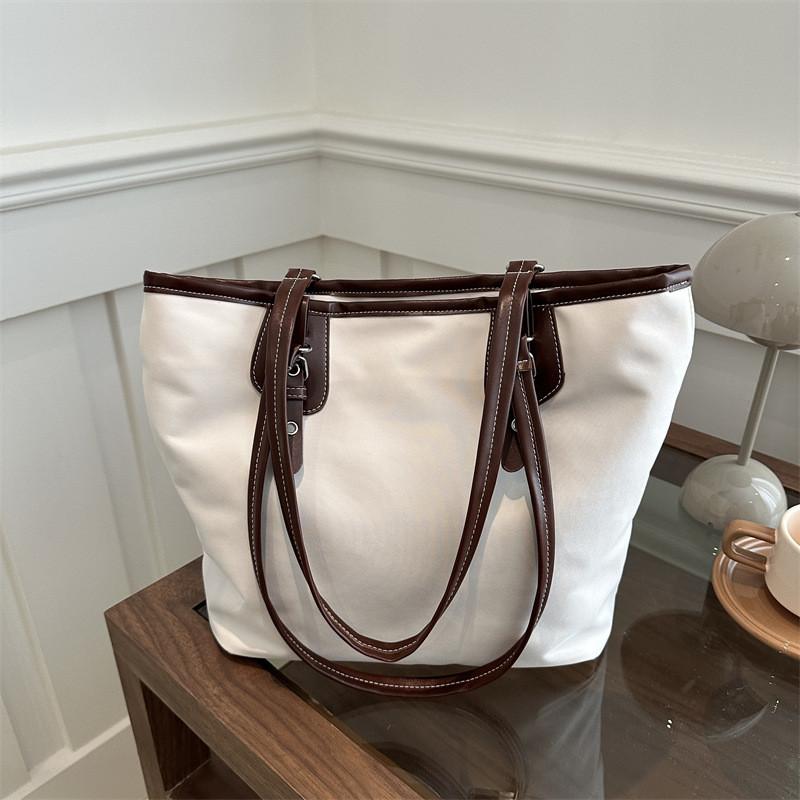 

Chic Spacious Shoulder Bag For Women With Soft Structure Perfect For Everyday Use