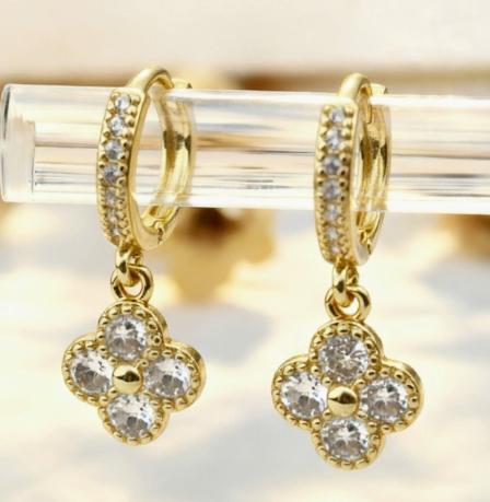 Women's Zirconia Ear Cuff Earrings for Fashion Daily Wear