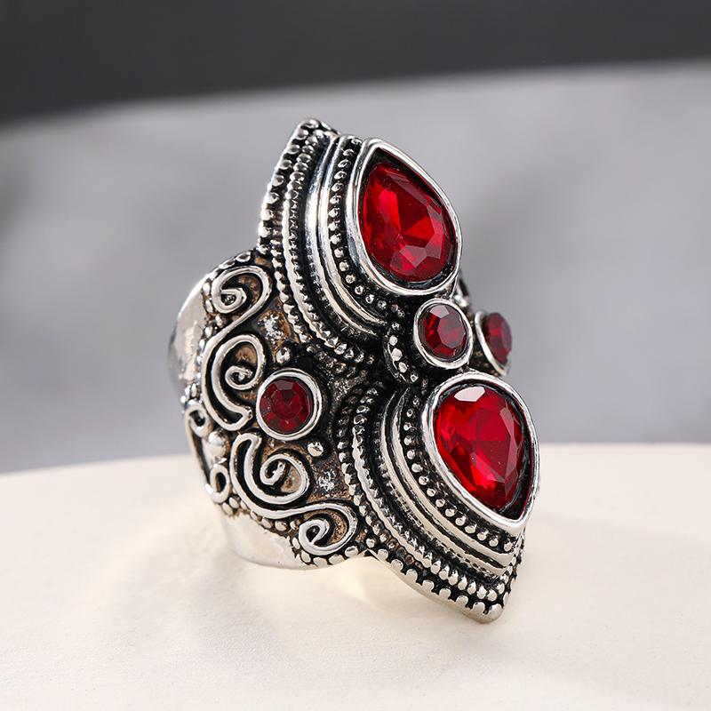 Vintage Exaggerated Boho Style Inlaid Red Zircon Large Classic Engraved Ring Women's Fine Zircon Party Favor Accessories