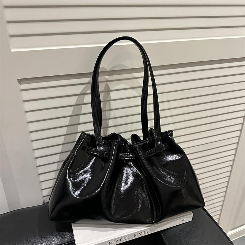 

Pu Tote Bag For Daily Use With Magnetic Closure And Cell Phone Pocket For Urban Fashion Enthusiasts чёрный