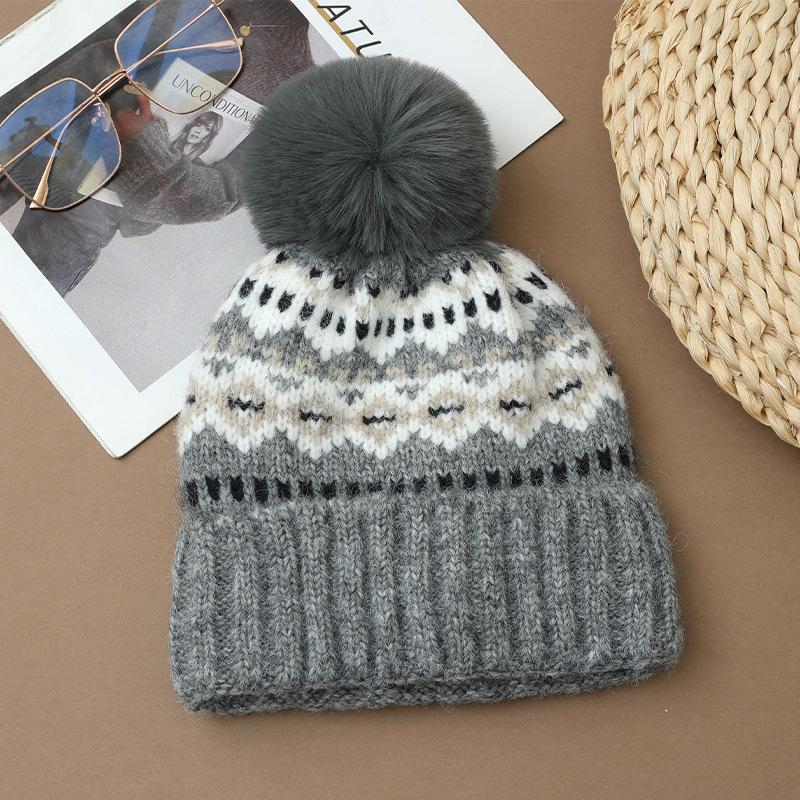 Korean Version of Diamond-shaped Plaid and Wool Hat with Autumn and Winter Fashion Versatile Christmas Hat Outdoor Cold Warm Hat New