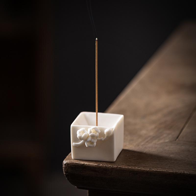 Creative Handmade Pinched Plum Blossom Line Incense Burner Tea Table White Porcelain Incense Table Incense Seat Vertical Incense Insert Small Ornament