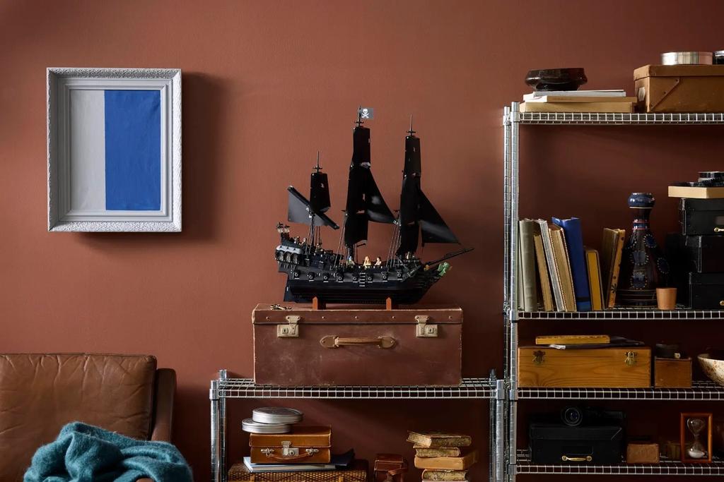 LEGO Icons 10365 - Captain Jack Sparrow's Pirate Ship