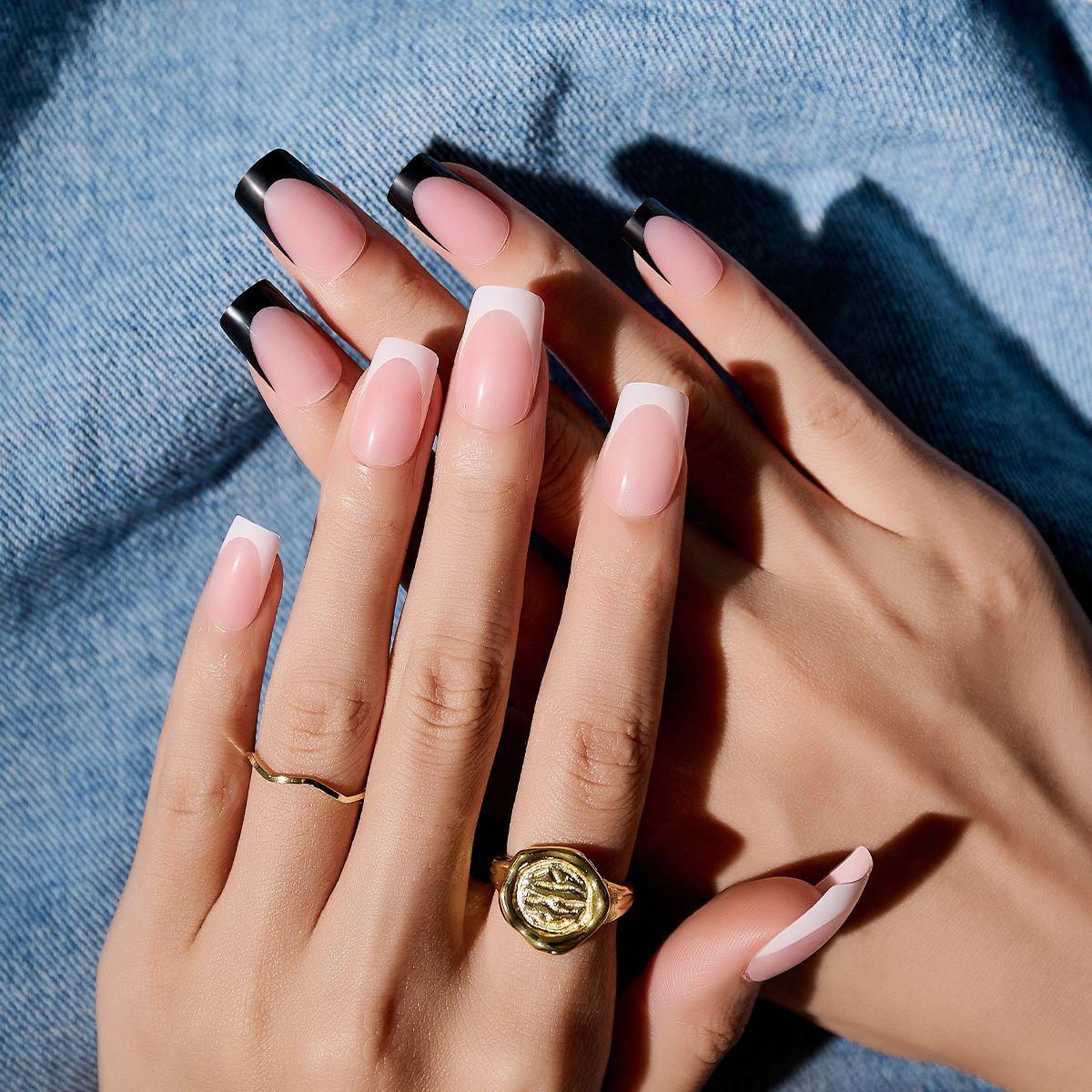 

Black & White Minimalist French Wearable Nail Pieces - Exclusive Manicure Patches