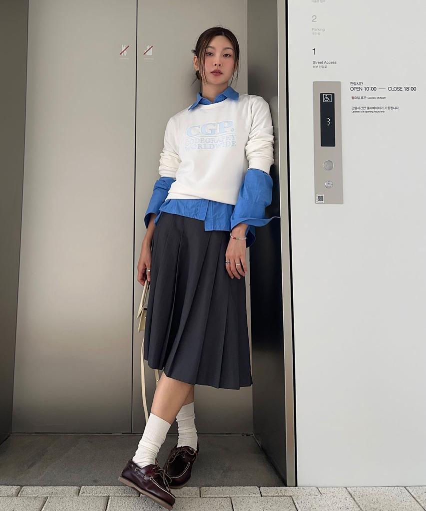 CGP (Women) Square Logo Sweatshirt_Off-White
