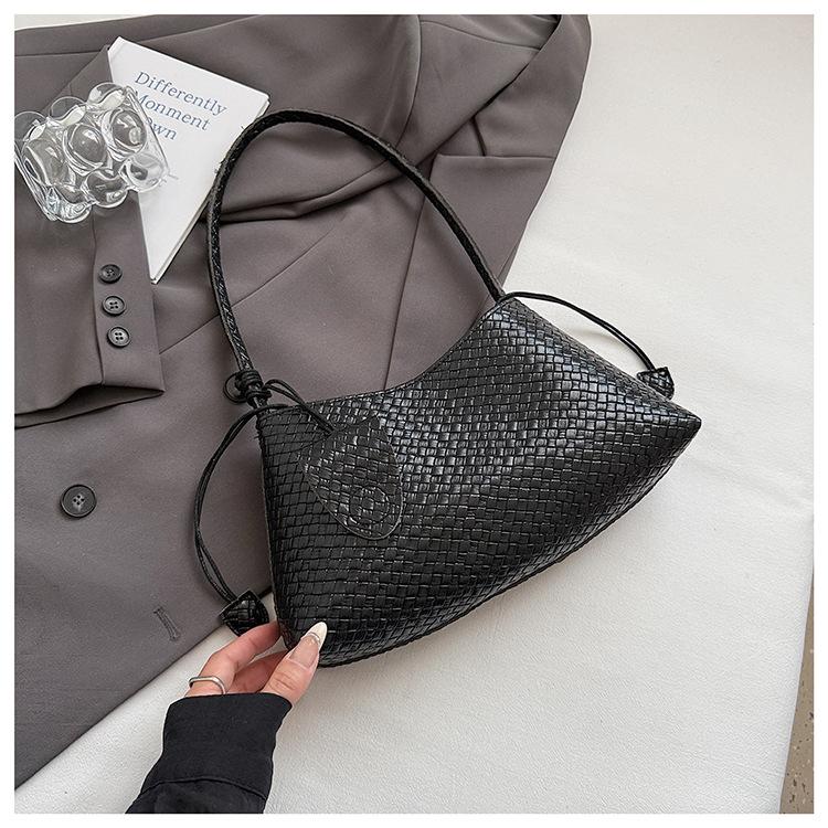 French Niche Woven Pattern Underarm Bag Women's 2025 Summer Temperament Elegant Trend Commuting Shoulder Handbag