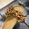 Hausschuhe Damen Sommer Wildleder Schleife Zehenfrei Mode Damen Sandalen Weibliche Freizeit-Hausschuhe Pantoletten Dicke Sohlen Zehensandalen WSH4447