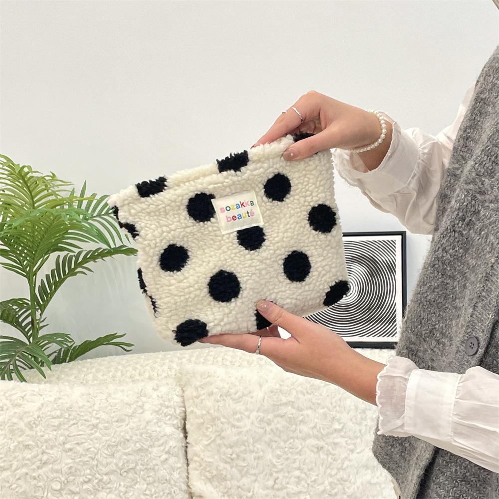 Ins Wind Winter Plush Cosmetic Bag Color Polka Dot Large Capacity Travel Skin Care Cosmetics Storage Bag Women
