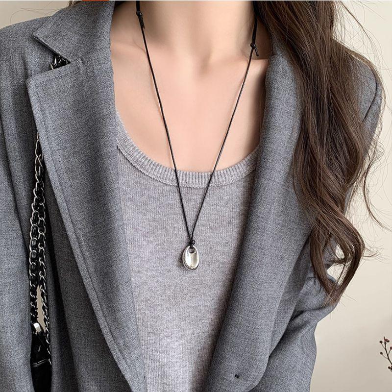 

Normcore Silver Pendant Long Necklace Female Easiest for Match Leather Rope Sweatshirt Chain 2025 New Arrival Non-Fading Halterneck Ornament Silver