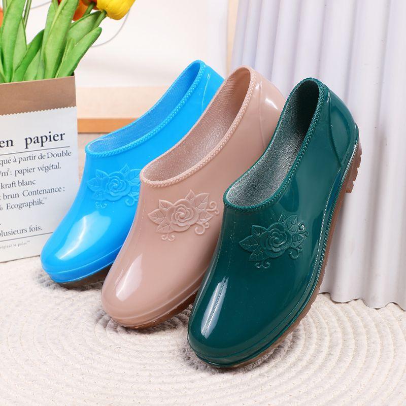 Spring and summer rain shoes women's fashion low-top ingot boots short tube kitchen non-slip shoes shallow mouth work shoes glue shoe cover