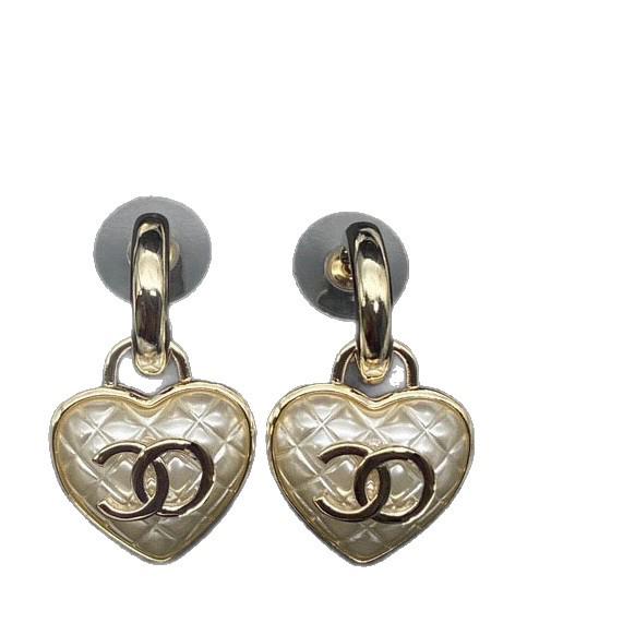 

Little Fragrance Full Diamond Double C Pearl Heart Stud Earrings - Classic Retro Style Stud Earrings 136
