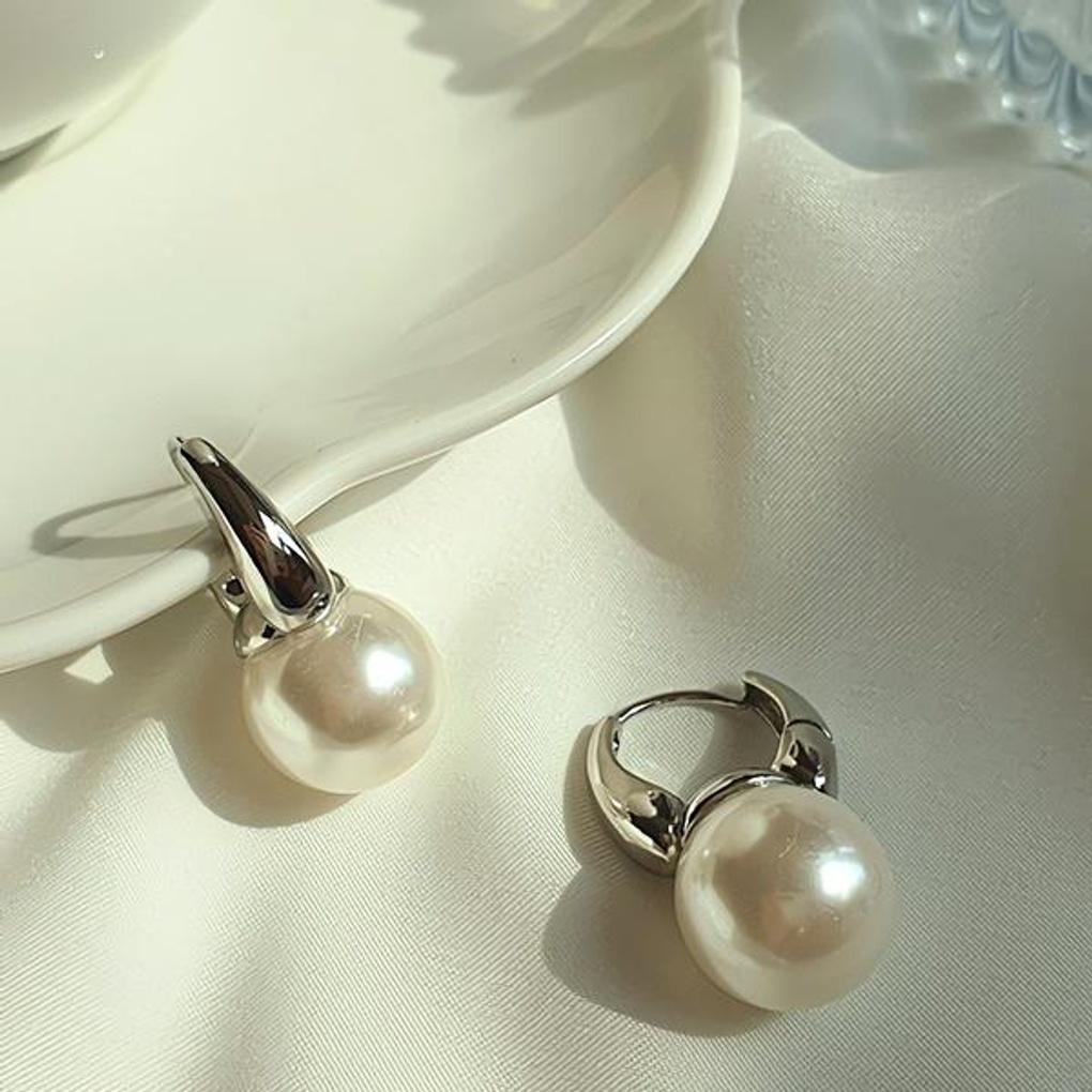 Women's Daily Accessory Pearl Earrings Itsuni