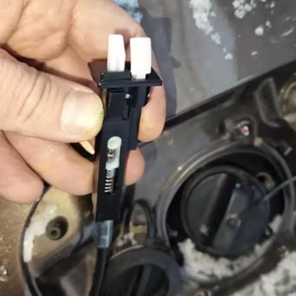 Fuel Tank Cap Opening Lock Fuel Cap Lock For Renault Nissan Terrano Lada Duster Oroch Gas Tank Security Cover Car Accessories