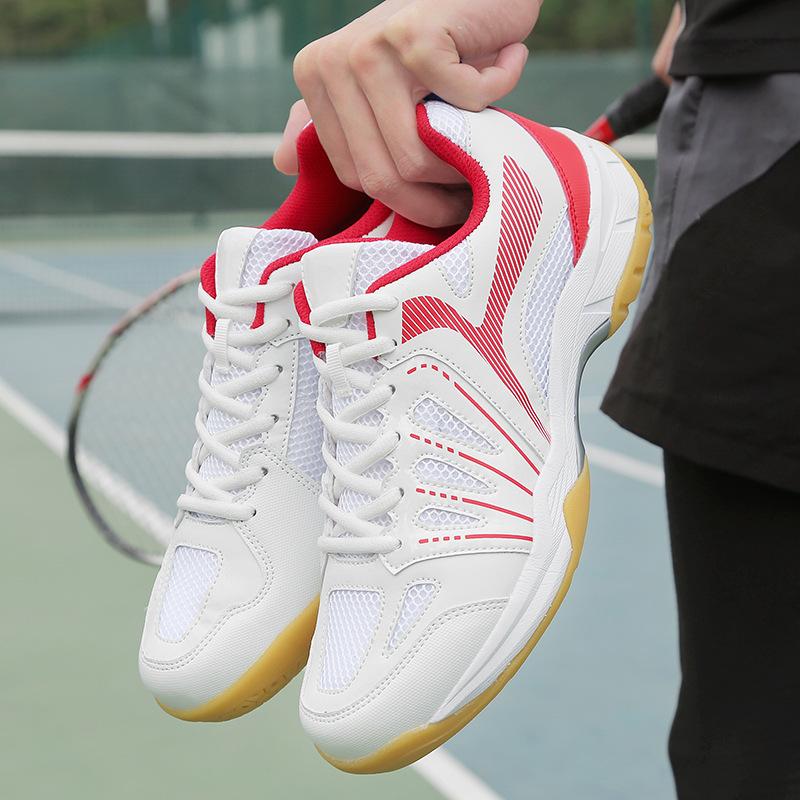 2026 Black Red Men Badminton Shoes Couple Outdoor Breathable Outdoor Unisex Sneakers Handball Women Professional Sport Shoes