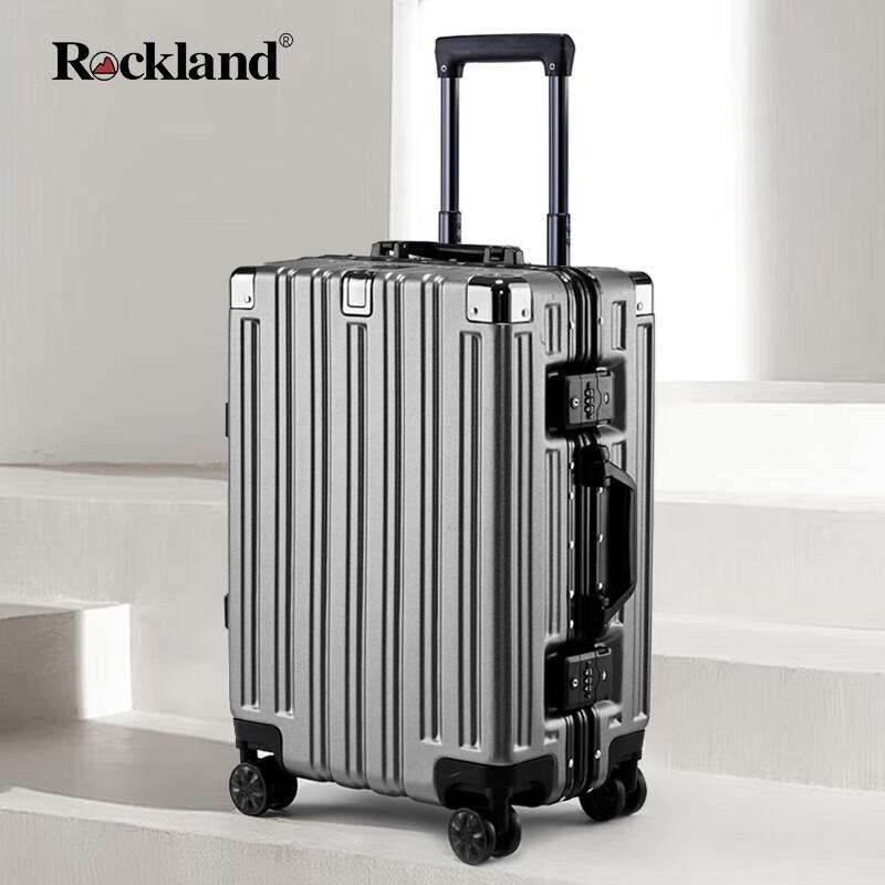 Rockland Pioneer Series 28-inch Lightweight Zipper Suitcase