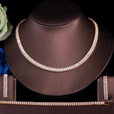 CMM Topkwaliteit Cubic Zirconia Goudkleurige Oorbellen Ketting Armband Set