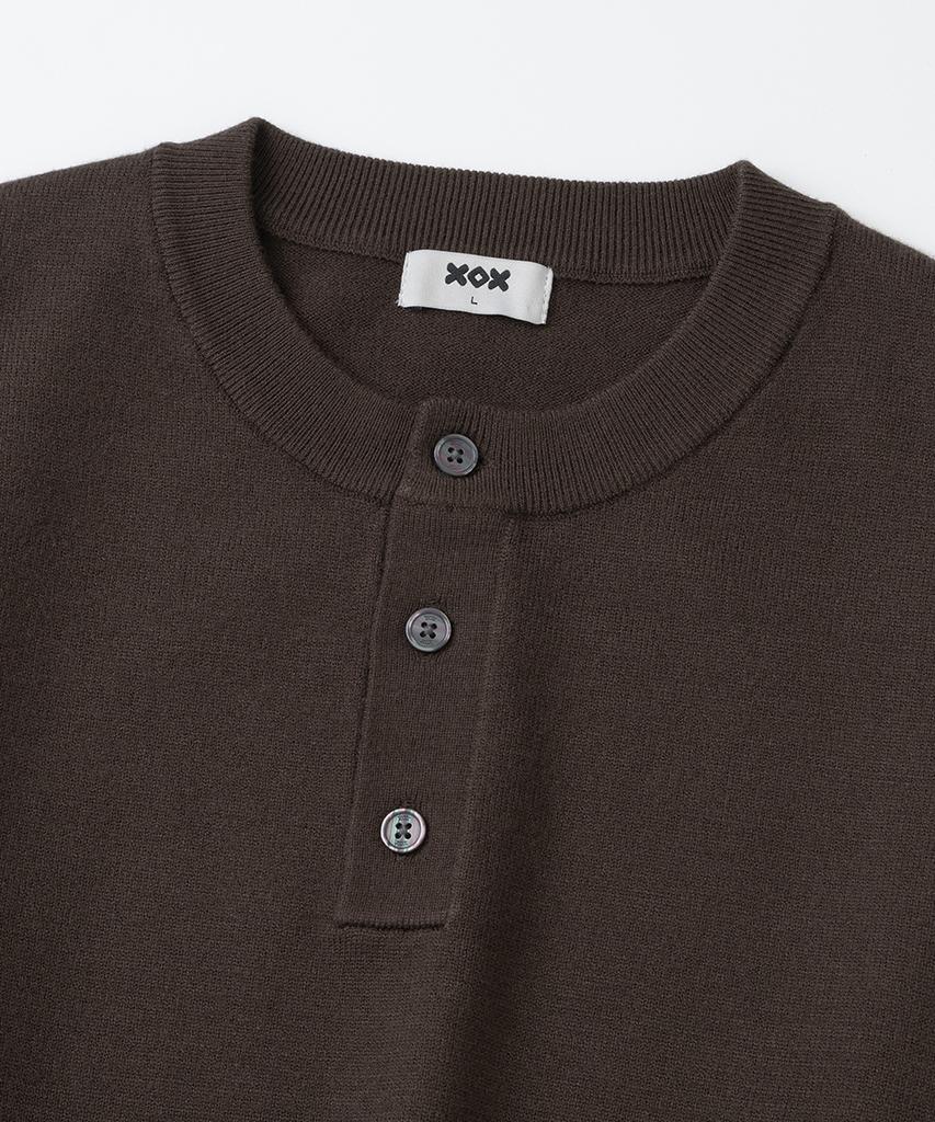 XOX Essential Henley Neck Crop Knit [Brown]