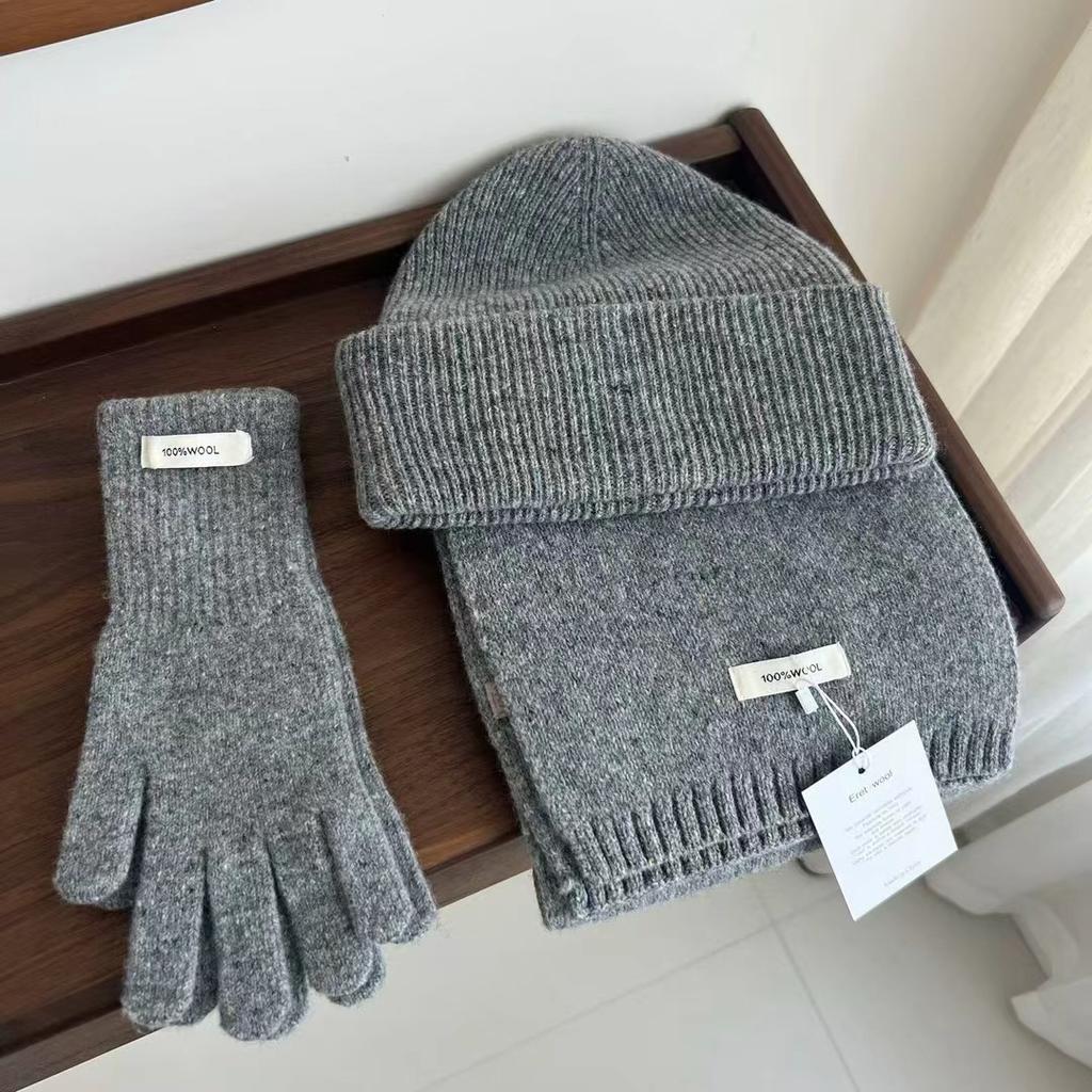 Autunno e inverno caldo blu lana lavorata a maglia cappello di lana guanti sciarpa set da tre pezzi donne e uomini regalo retrò