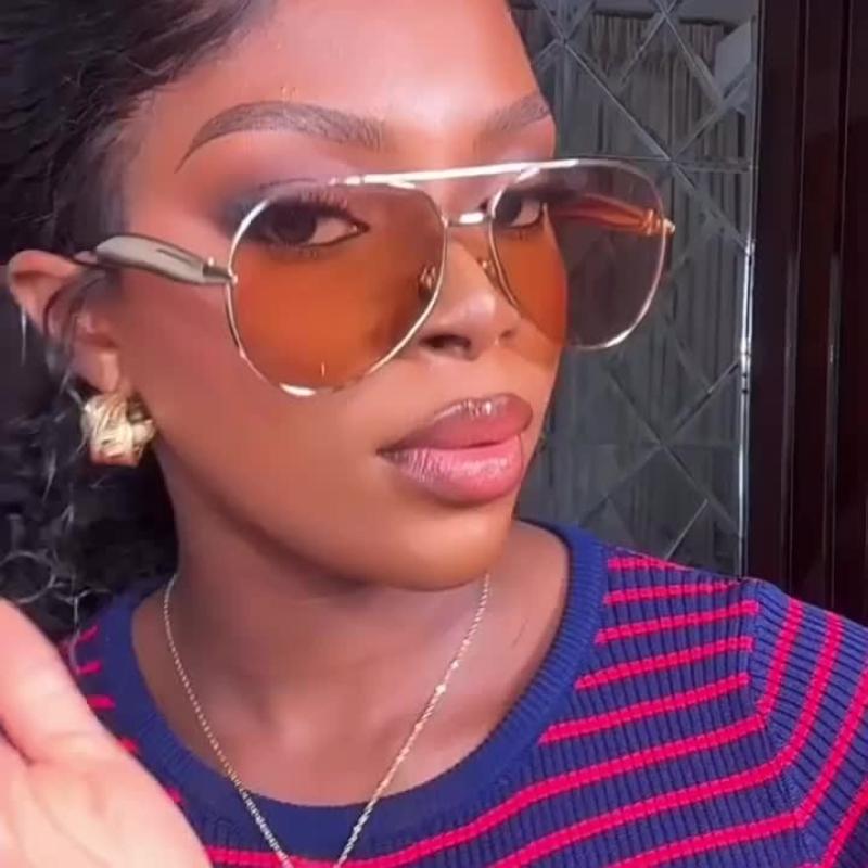 Ladies' Oversized Circular Pilot Fashion Glasses Large Square Gold Metal Retro Pilot Glasses Daily and Special Occasions Wear