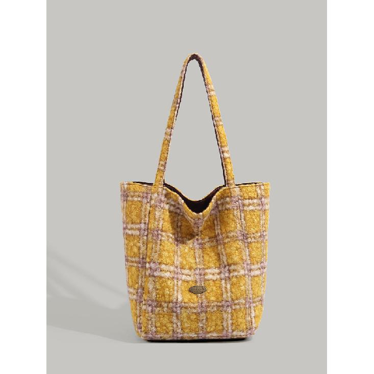 

2024 Autumn Winter Plaid New Plush Shoulder Bag for Women Versatile Large Capacity Double-Sided Mommy Bag Tote Bag Korean Version жовтий
