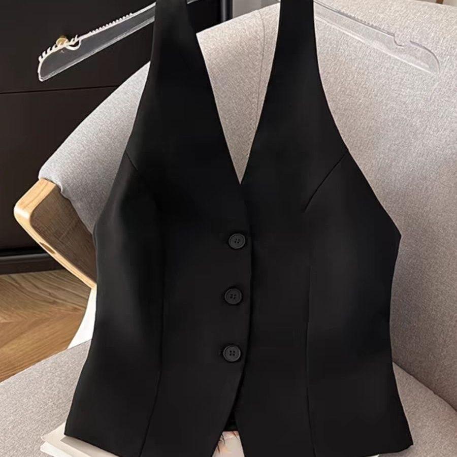 Elegantní a sofistikovaná černá vesta s designem bez zad a Slim Fit