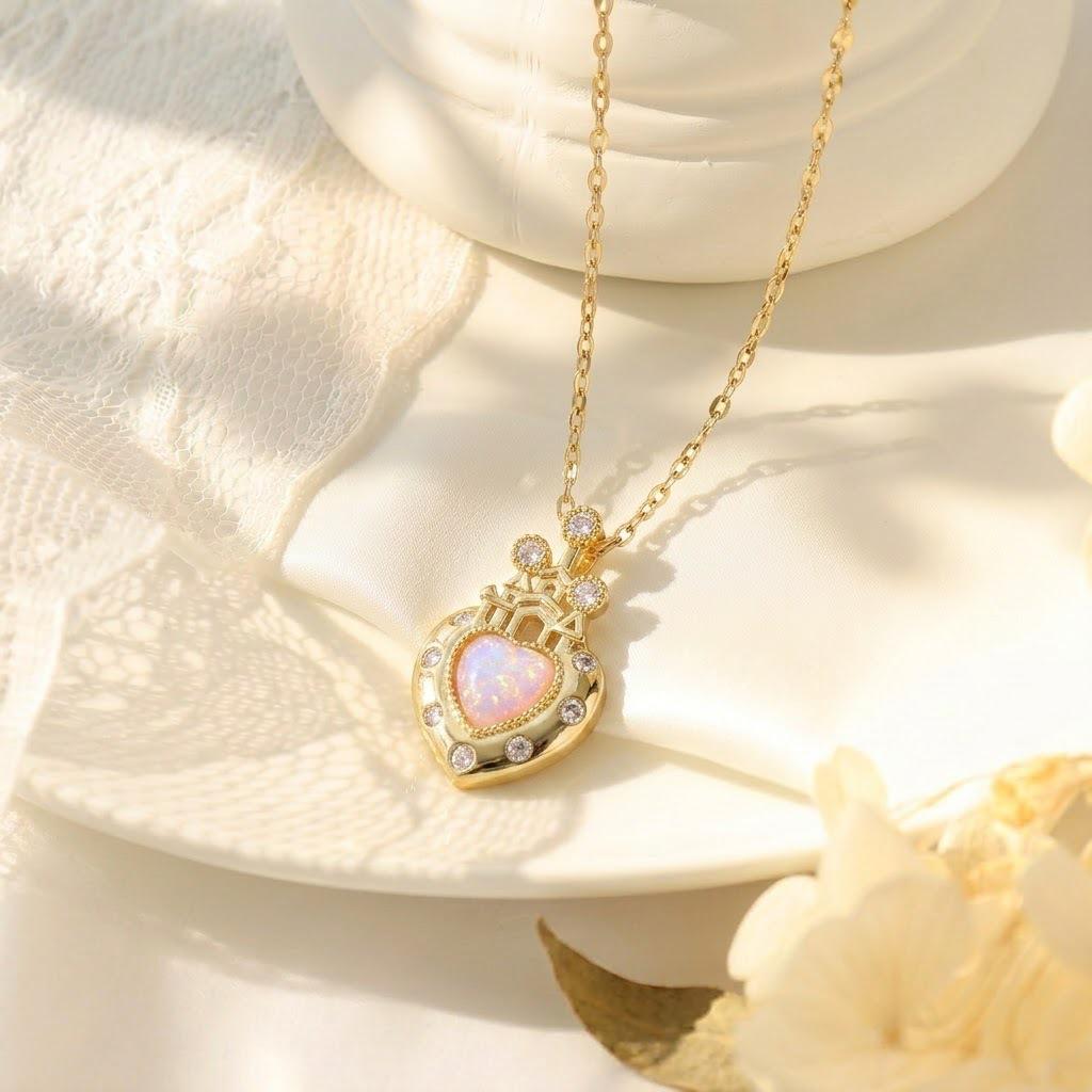 Rhinestone Inlaid Heart Pendant Necklace in Light Luxury Style for Women