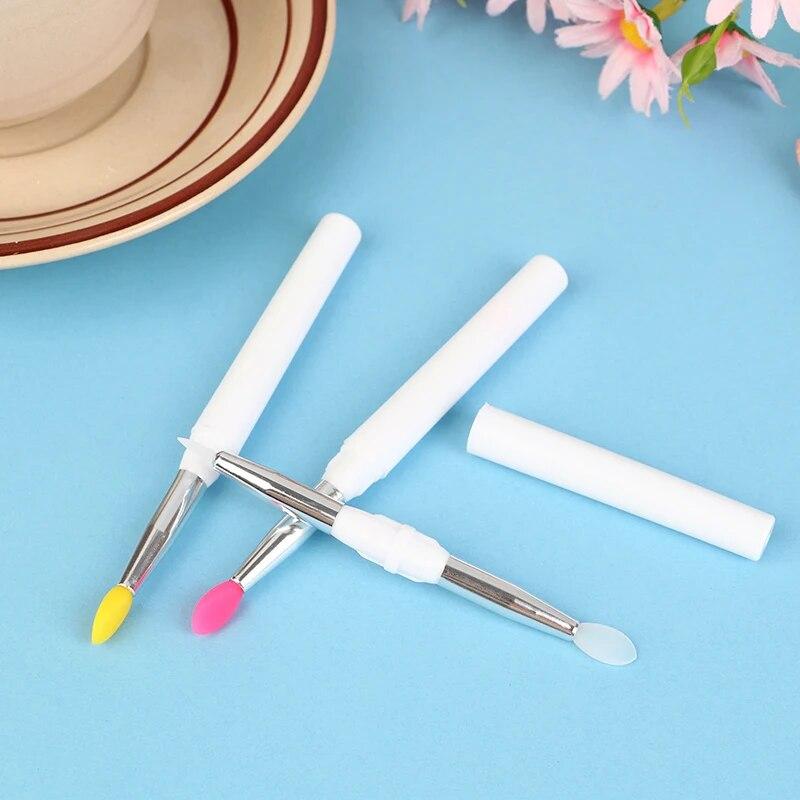 Double Headed Silicone Brush With Cover Lip Brush And Detail Brush Lip Balm Lipstick Lipgloss Applicator Eyeliner Eyebrow Brush