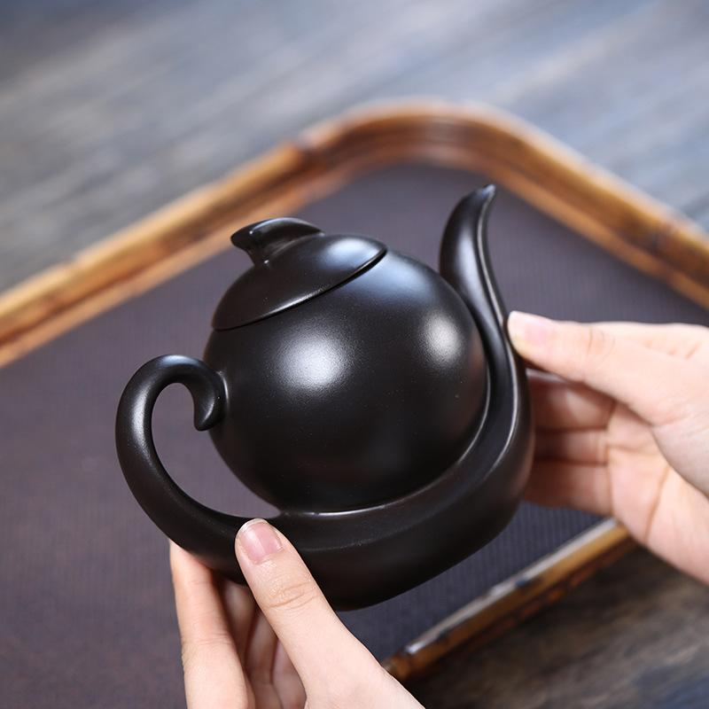 Chinese Style Teapot  Set Handmade Traditional Purple Clay Suit Tieguanyin Puer Kung Fu Kettle Tea Table Decoration Gift 2025