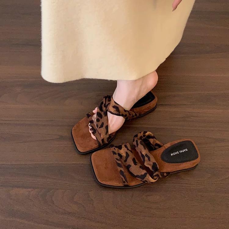 Niche slope heel sandals open-toed sandals women's shoes summer wear square head high-heeled slippers design sense beach Roman shoes