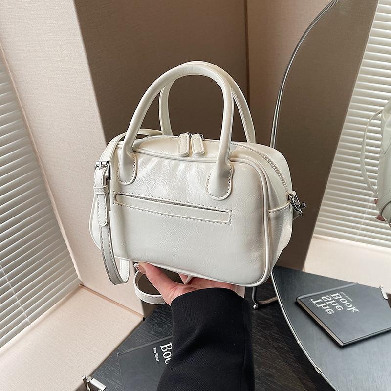 Retro Pillow Bag Women's New Autumn and Winter Niche Shoulder Messenger Bag Portable Work Commuter Bag