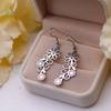 1Pair of Leaf Hollow Pendant - Plant Cluster Design, Jewelry Earrings Suitable for Daily Wear and Gifts