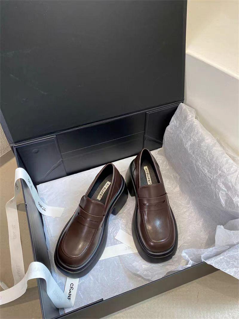 

2025 новая модель, стиль колледжа ~ ретро-лоферы с круглым носком и увеличенной платформой, женские кожаные туфли в британском стиле, весенние и осенние одинарные туфли 35 коричневый