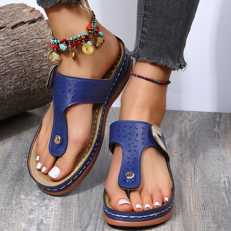 New Large-size Slippers for Women, Autumn and Summer European and American Trends, Slope Heels, Toes, Beach Shoes, Slippers for Women