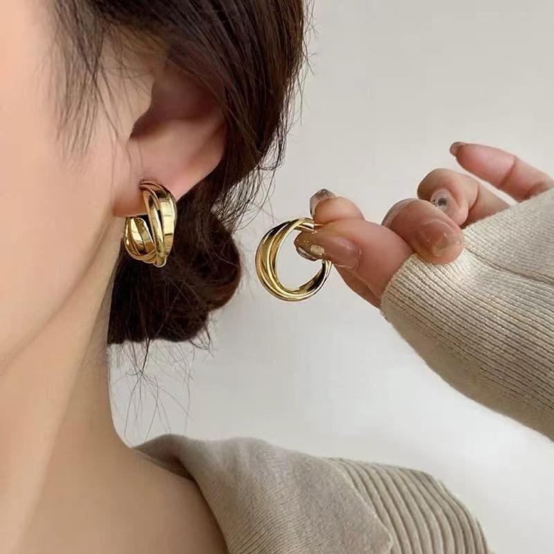 Women's Luxury Textured Metal Hoop Earrings - Versatile Niche Design