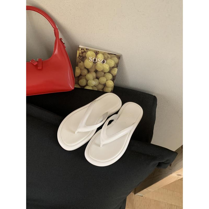 thick-soled French flip-flops shoes women's shoes wear new beach sandals in summer 2025