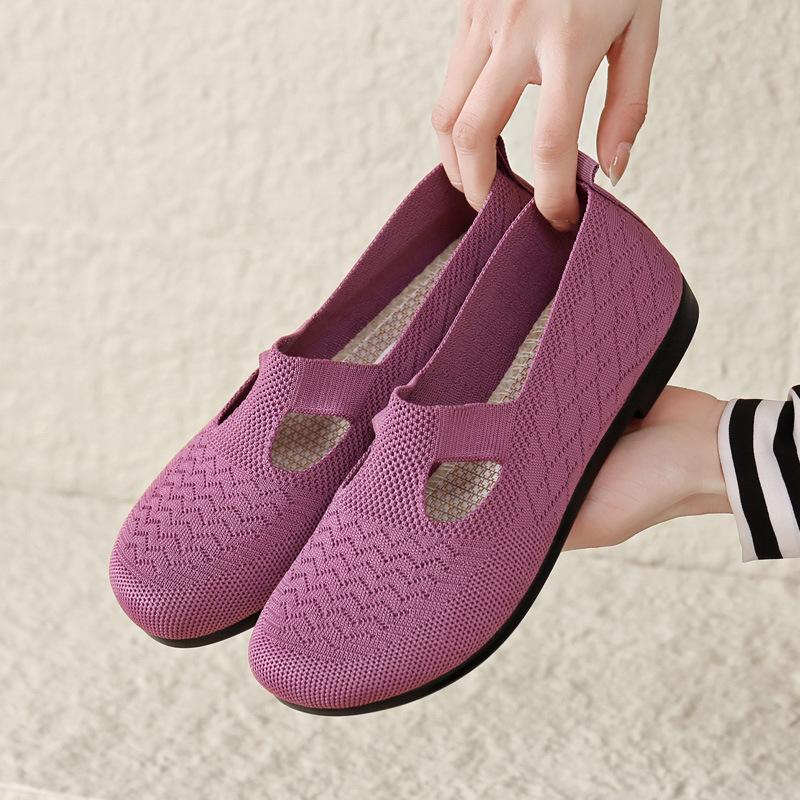 Cloth shoes women's soft-soled women's shoes are comfortable, breathable and non-slip casual single shoes women's middle and mother shoes