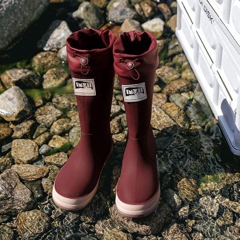 Casual fashion couple bundle rain shoes men's and women's tall closed rain boots outdoor lightweight thick-soled non-slip waterproof glue shoes