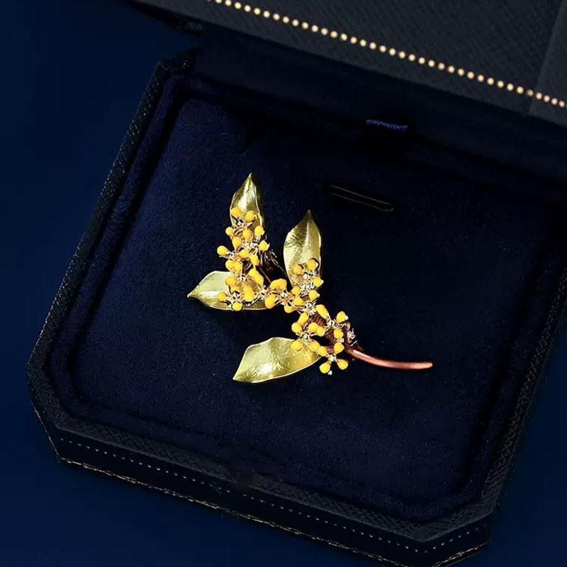 The Osmanthus Brooch Is A High-end, Elegant and Simple Item for Women. The Brooch Has A Niche Design Sense