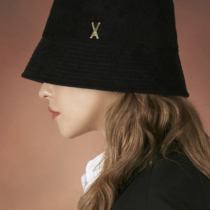 

VARZAR Вельветовая шляпа-ведро с шипами черная FREE