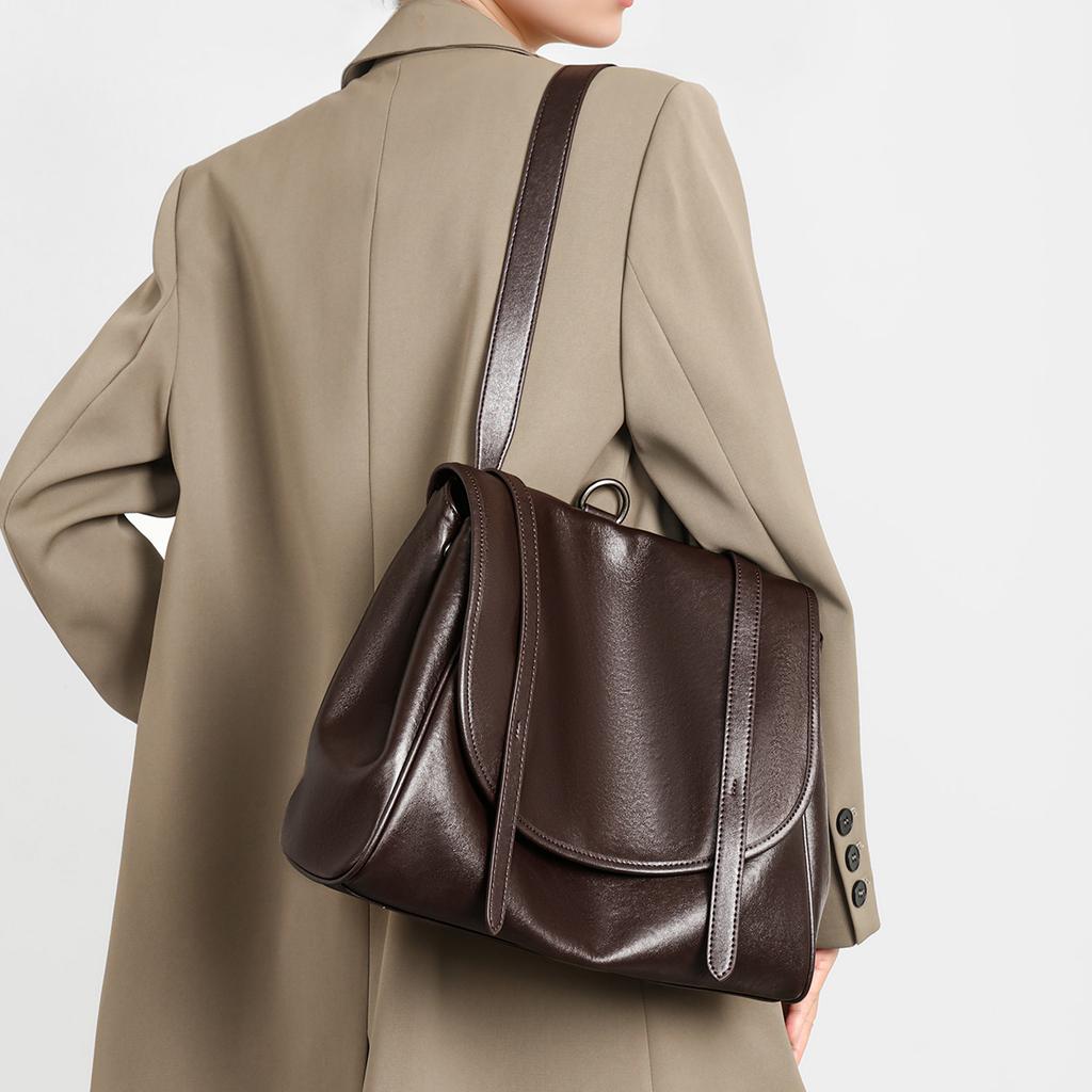 Large Capacity Minimalist Backpack for Women, New Niche Versatile Shoulder Bag, Retro Casual Commuting Backpack