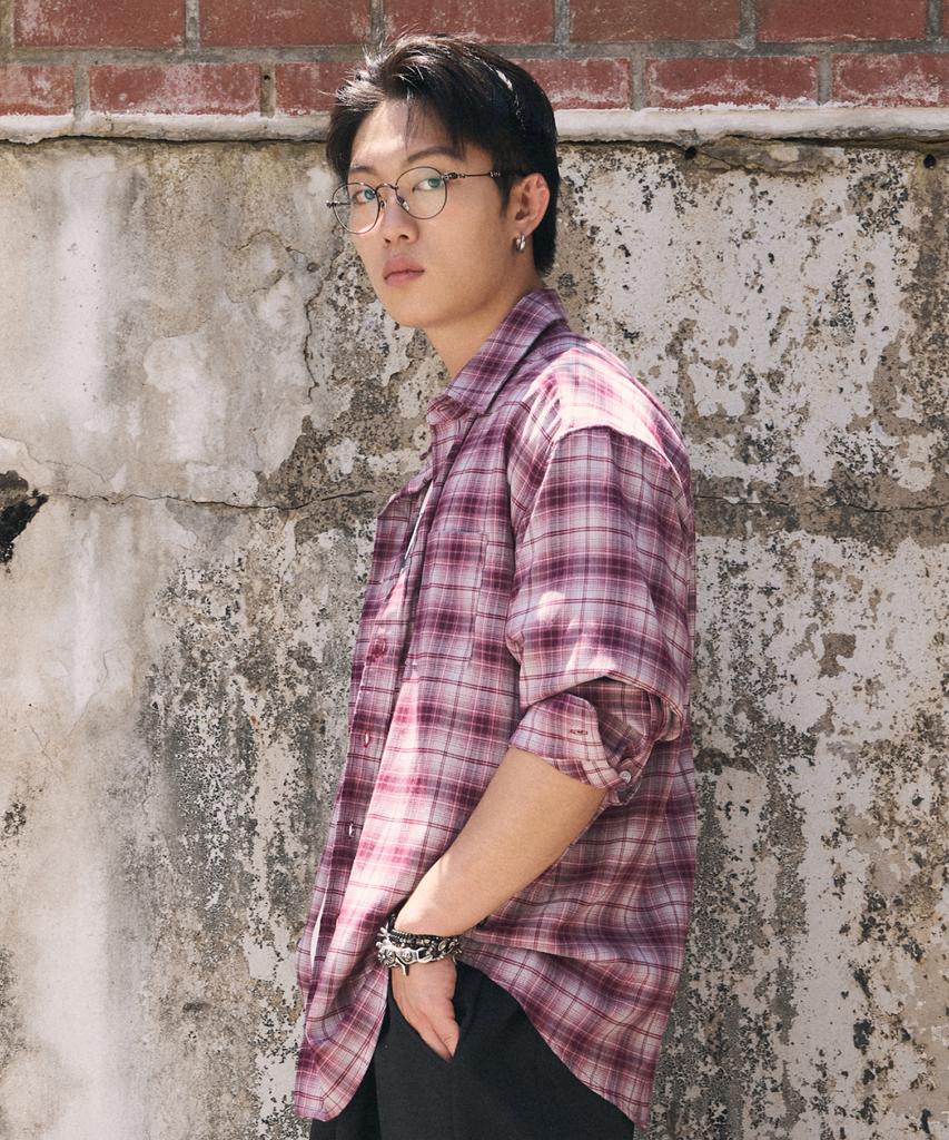 Beokeuldaun Oversized Graphic Check Shirt (Mixed Burgundy)
