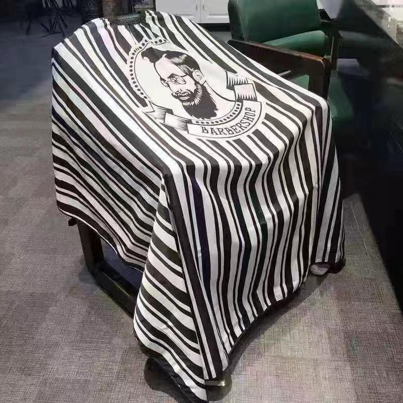 Capa de Corte Antiestática Antiaderente: Uso Profissional em Barbearia e Salão