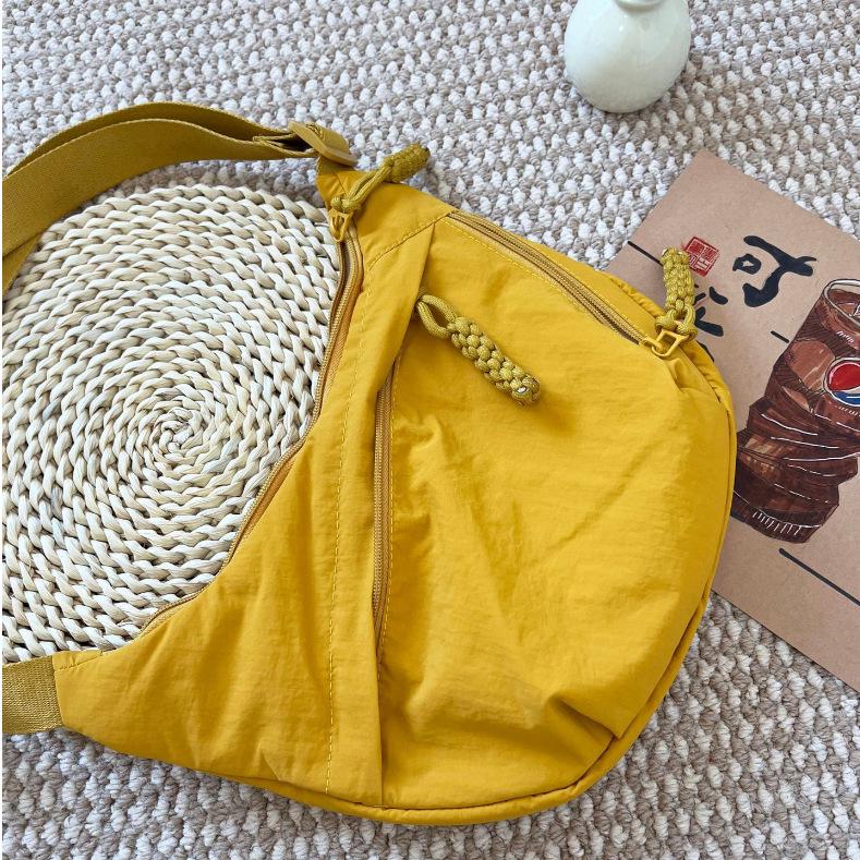 Dámská univerzální lehká crossbody taška 'knedlík' - Velkokapacitní ležérní taška přes rameno